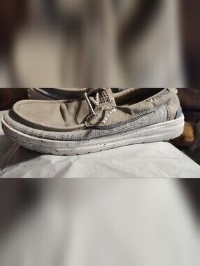 Hey Dudes Men's Casual Slip-On Boat Shoe in Light Beige And Gray. Size 7. VGUC.